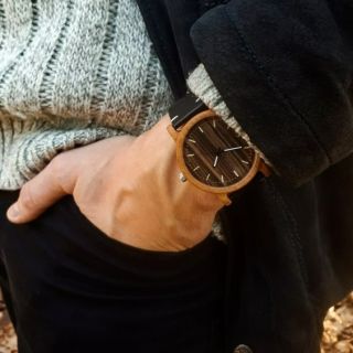 I vám ukazují čas dřevěné hodinky? Ještě ne? Tak to je nejvyšší čas to napravit! Dřevěné hodinky JÁCHYM jsou skvělá volba...